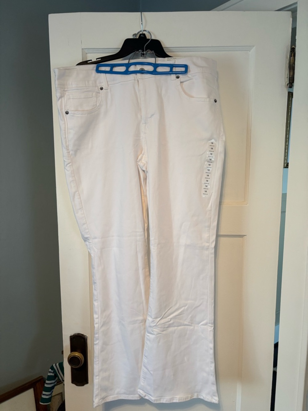 American Eagle White Jeans